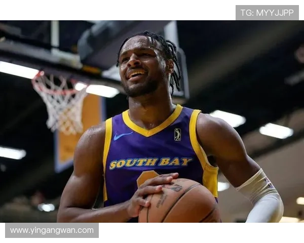 媒体人分析布朗尼身体素质与投射信心适合挑战CBA赛场